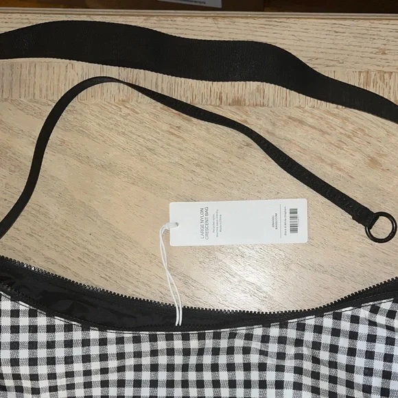 BAGGU Large Crescent Bag in Gingham - Picture 3 of 3